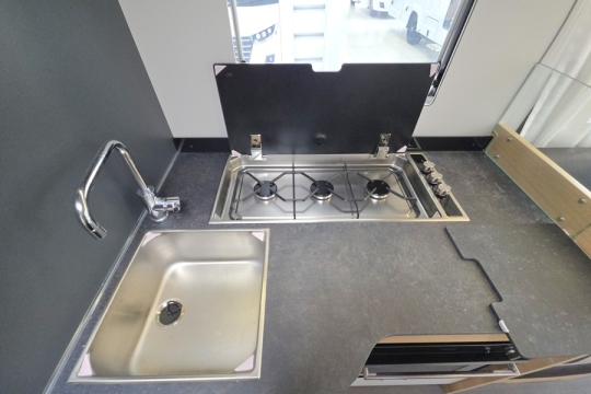 Adria-Matrix-Axess-600-DT-Interior-Kitchen-Top.jpg