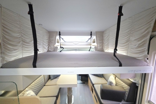 Adria-Matrix-Axess-600-DT-Interior-Bed.jpg