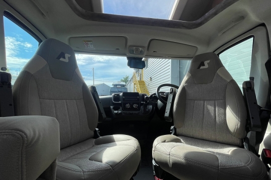 auto-sleepers-broadway-eb-interior-cab.jpg