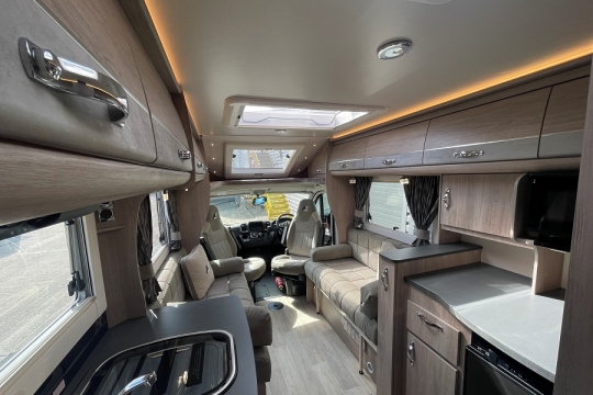 auto-sleepers-broadway-eb-interior-to-lounge.jpg