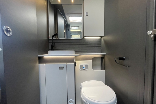 swift-trekker-594-interior-washroom.jpg