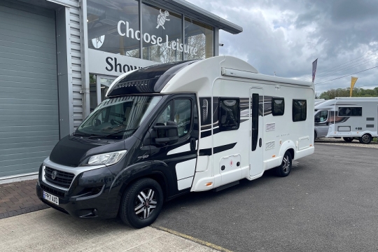 swift-bessacarr-hi-style-496-exterior-front-side.jpg