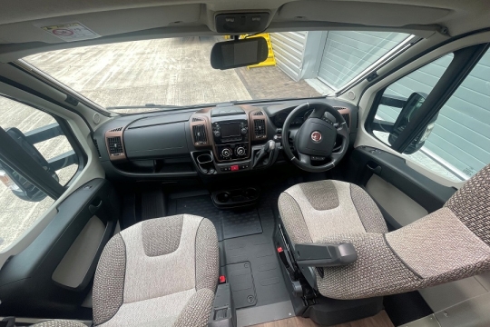 swift-bessacarr-hi-style-496-interior-cab.jpg
