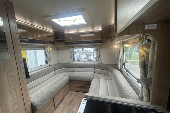 swift-bessacarr-hi-style-496-interior-rear-lounge-2.jpg