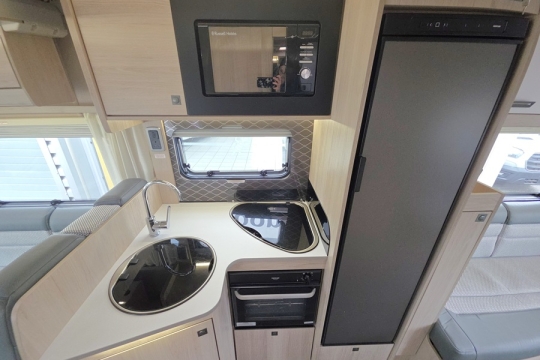 Auto-Trail-F72-Interior-Kitchen.jpg
