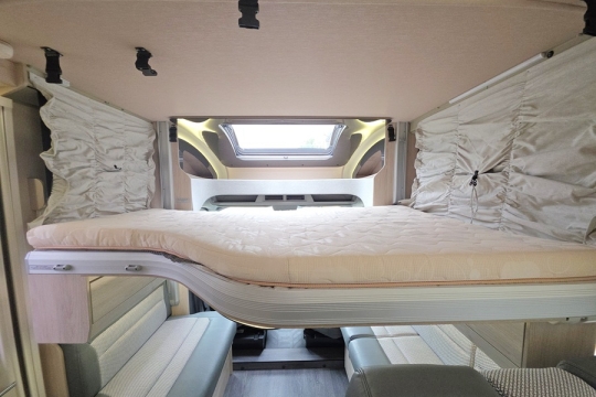 Auto-Trail-F72-Interior-Bed.jpg