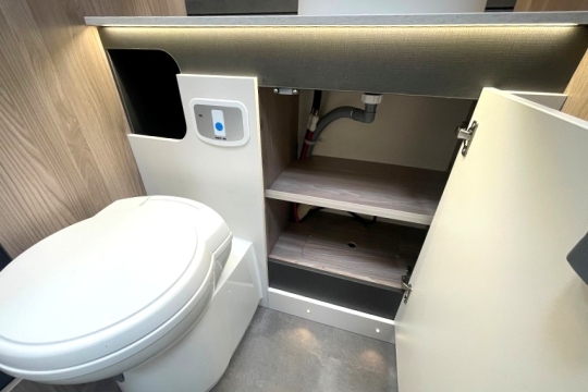 swift-voyager-540-interior-washroom-3.jpg