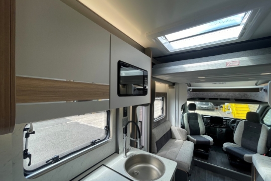 bailey-adamo-75-4-dl-interior-kitchen-to-front.jpg
