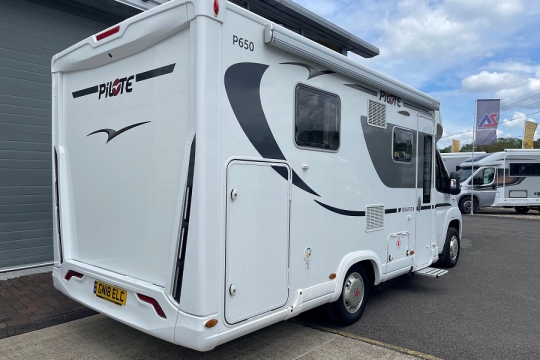 pilote-sensation-p650-exterior-rear-side.jpg