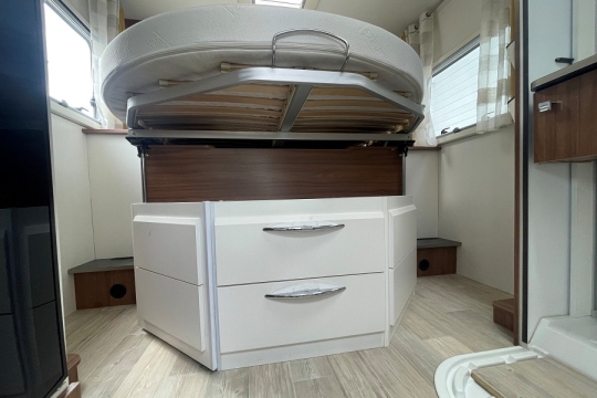 pilote-sensation-p650-interior-underbed-storage.jpg