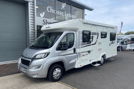 elddis-majestic-195-exterior-front-side.jpg