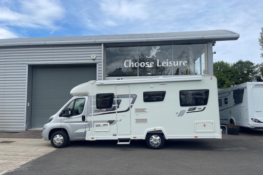 elddis-majestic-195-exterior-side.jpg