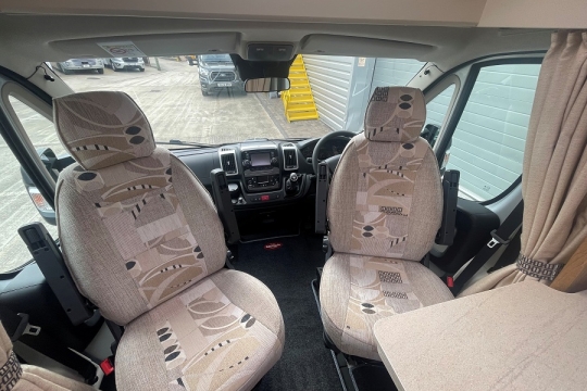 elddis-majestic-195-interior-cab.jpg
