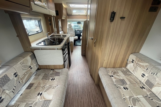 elddis-majestic-195-interior-to-front.jpg