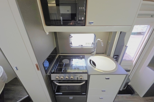 Swift-Voyager-494-Interior-Kitchen.jpg