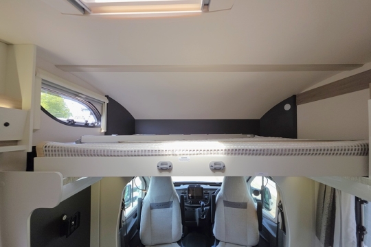 Swift-Voyager-494-Interior-Bed.jpg
