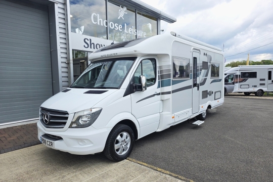Auto-Sleepers-Malvern-Exterior-Front-Side.jpg