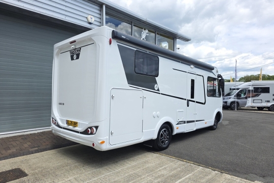 Etrusco-I-6900-SB-Exterior-Rear-Side.jpg