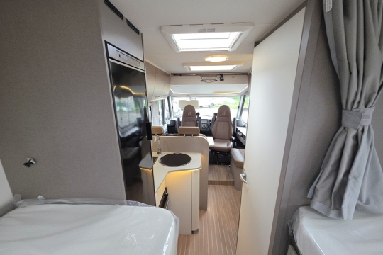 Etrusco-I-6900-SB-Interior-Rear-to-Front.jpg