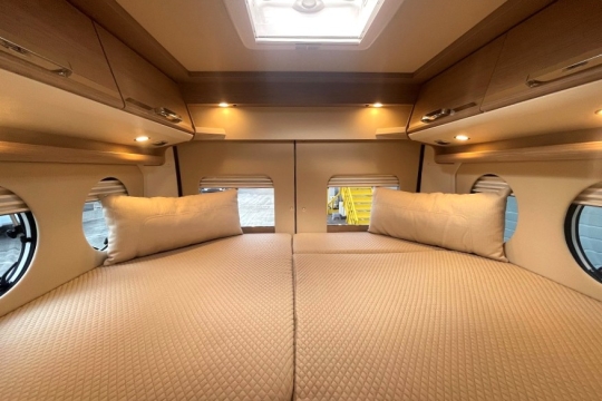 malibu-first-class-gt-sky-view-640-LE-RB-interior-bedroom.jpg