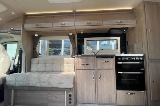 auto-sleepers-broadway-fb-interior-looking-in.jpg