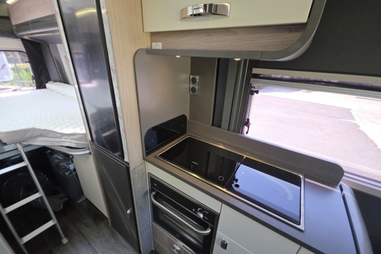 Swift-Carrera-194-Interior-Kitchen.jpg