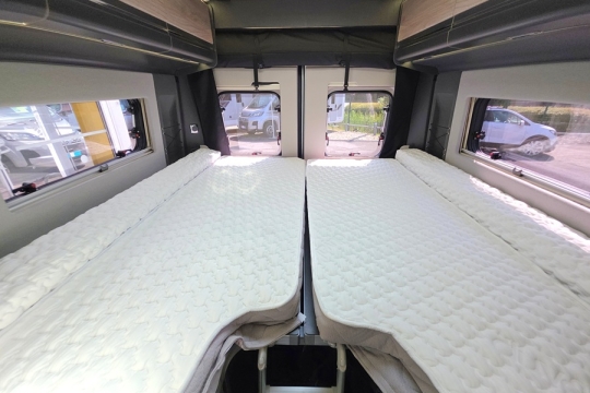 Swift-Carrera-194-Interior-Bed.jpg