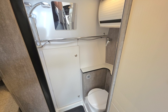 Wildax-Solaris-XL-Interior-Shower.jpg