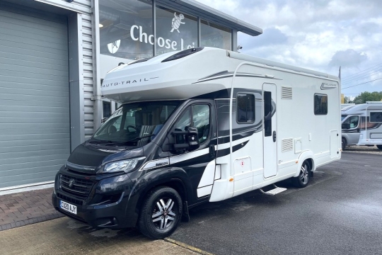auto-trail-frontier-delaware-exterior-front-side.jpg