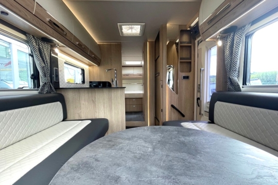 auto-trail-frontier-delaware-interior-to-rear.jpg