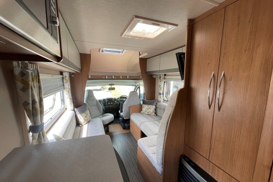 auto-trail-tribute-615-interior-to-front.jpg