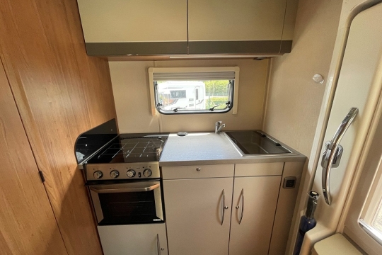 auto-trail-tribute-615-interior-kitchen.jpg