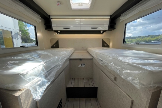 mclouis-fusion-373-interior-bed..jpg