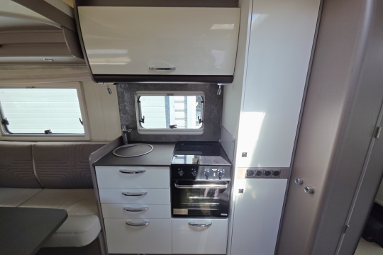 Burstner-Lyseo-Harmony-TD-644G-Interior-Kitchen.jpg