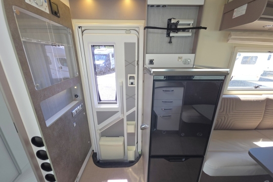 Burstner-Lyseo-Harmony-TD-644G-Interior-Door-Side.jpg
