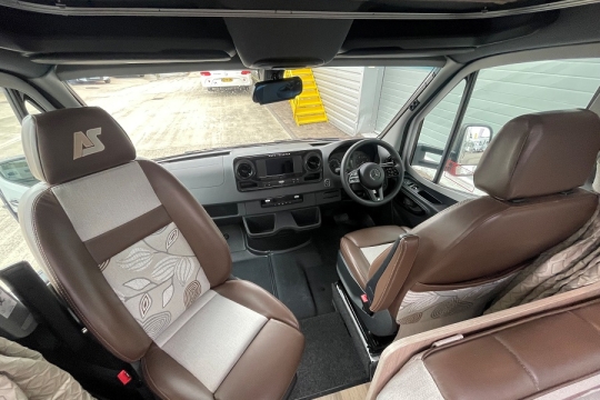 auto-sleepers-bourton-lp-interior-cab.jpg
