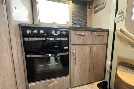 auto-sleepers-bourton-lp-interior-kitchen-2.jpg