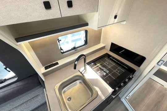 ace-1500-sl-interior-kitchen-top.jpg