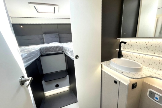 ace-1500-sl-interior-bedroom.jpg