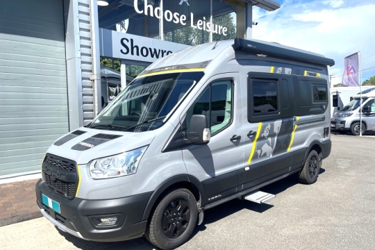 swift-trekker-xl-exterior-front-side.jpg