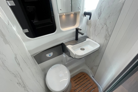 swift-trekker-xl-interior-washroom.jpg