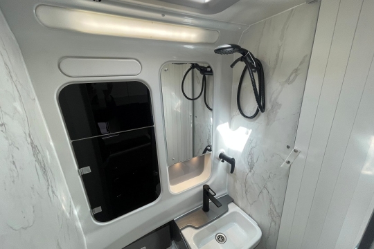 swift-trekker-xl-interior-washroom-high.jpg