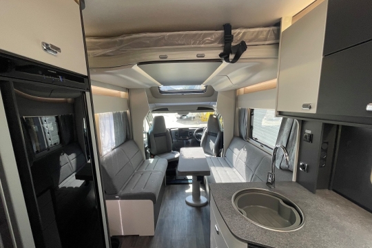 swift-voyager-505-interior-to-front.jpg