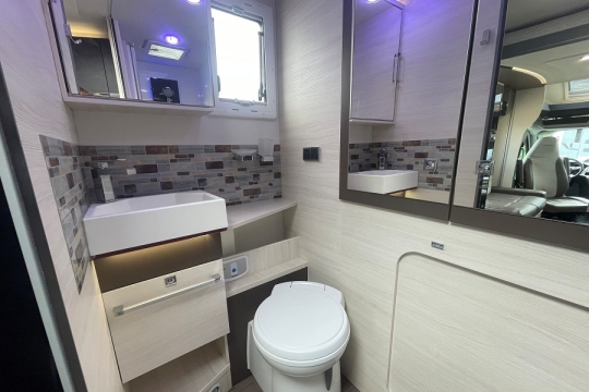 chausson-640-welcome-interior-washroom.jpg