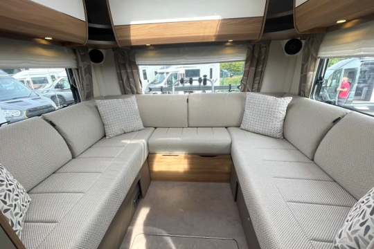 bailey-autograph-79-6-interior-rear-lounge.jpg