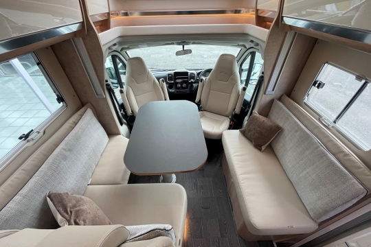 laika-ecovip-l3010-interior-front-lounge.jpg