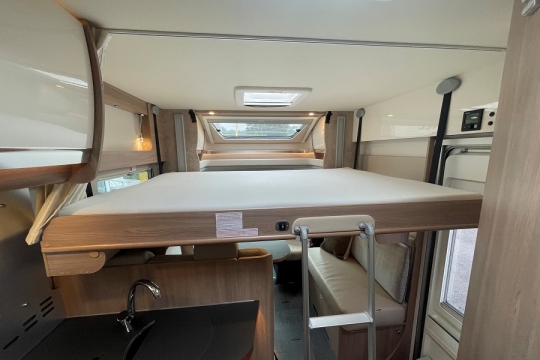 laika-ecovip-l3010-interior-drop-down-bed.jpg
