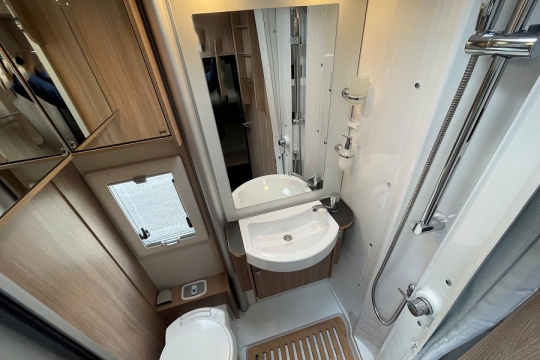 laika-ecovip-l3010-interior-bathroom.jpg