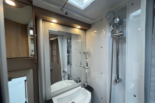 laika-ecovip-l3010-interior-bathroom-2.jpg