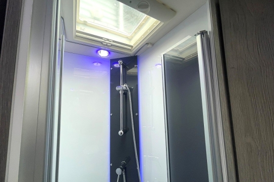 chausson-titanium-768-xlb-interior-shower.jpg